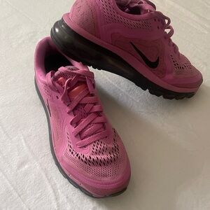 Nike Women's Fuchsia Athletic Shoes